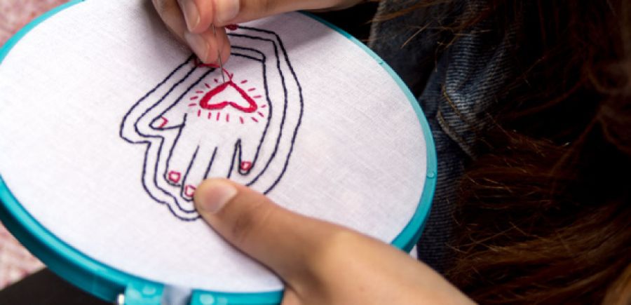 Evita errores comunes al bordar: consejos para un bordado perfecto evita-errores-comunes-al-bordar-consejos-para-un-bordado-perfecto